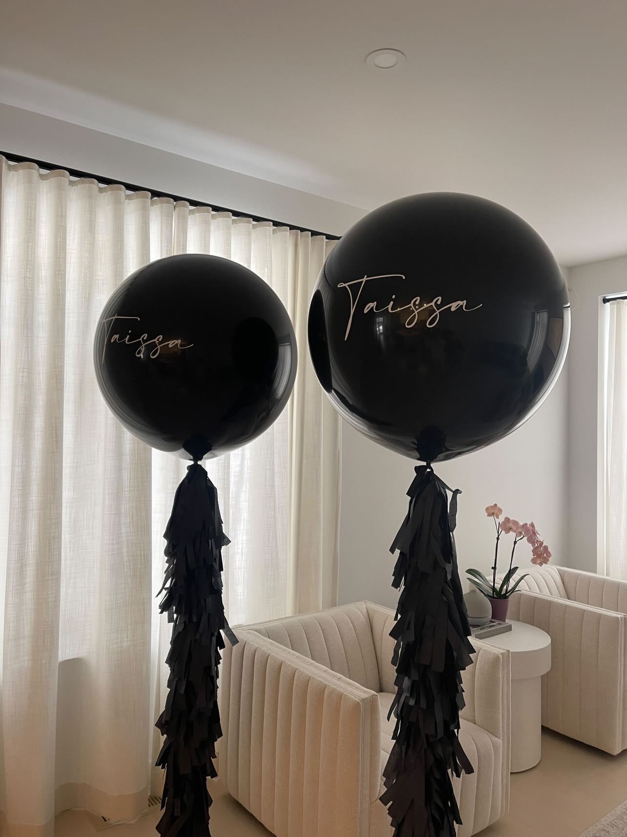 GIANT & TASSEL