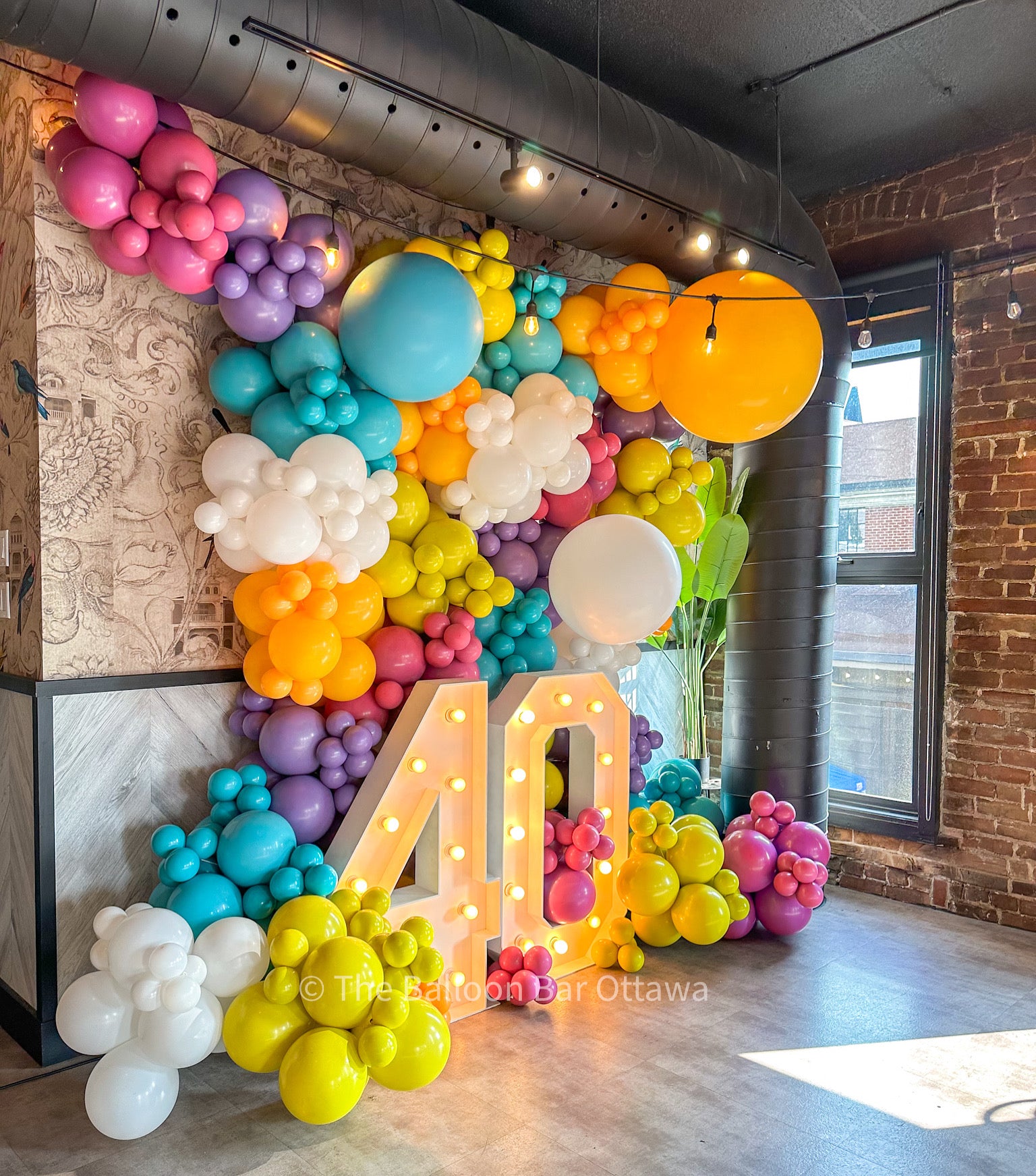 LARGE SCALE BALLOON INSTALLATION