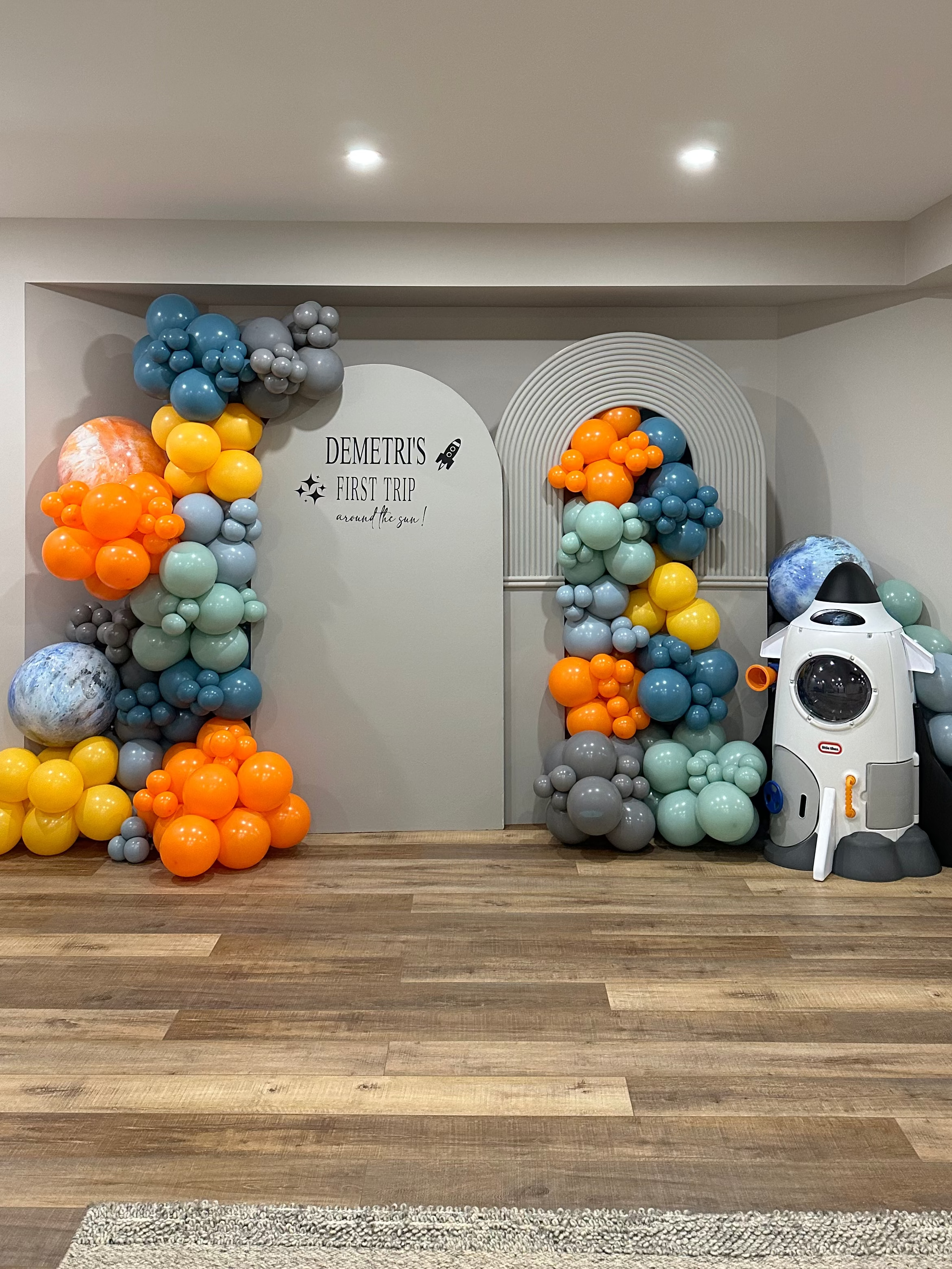 BACKDROP & BALLOON INSTALLATION