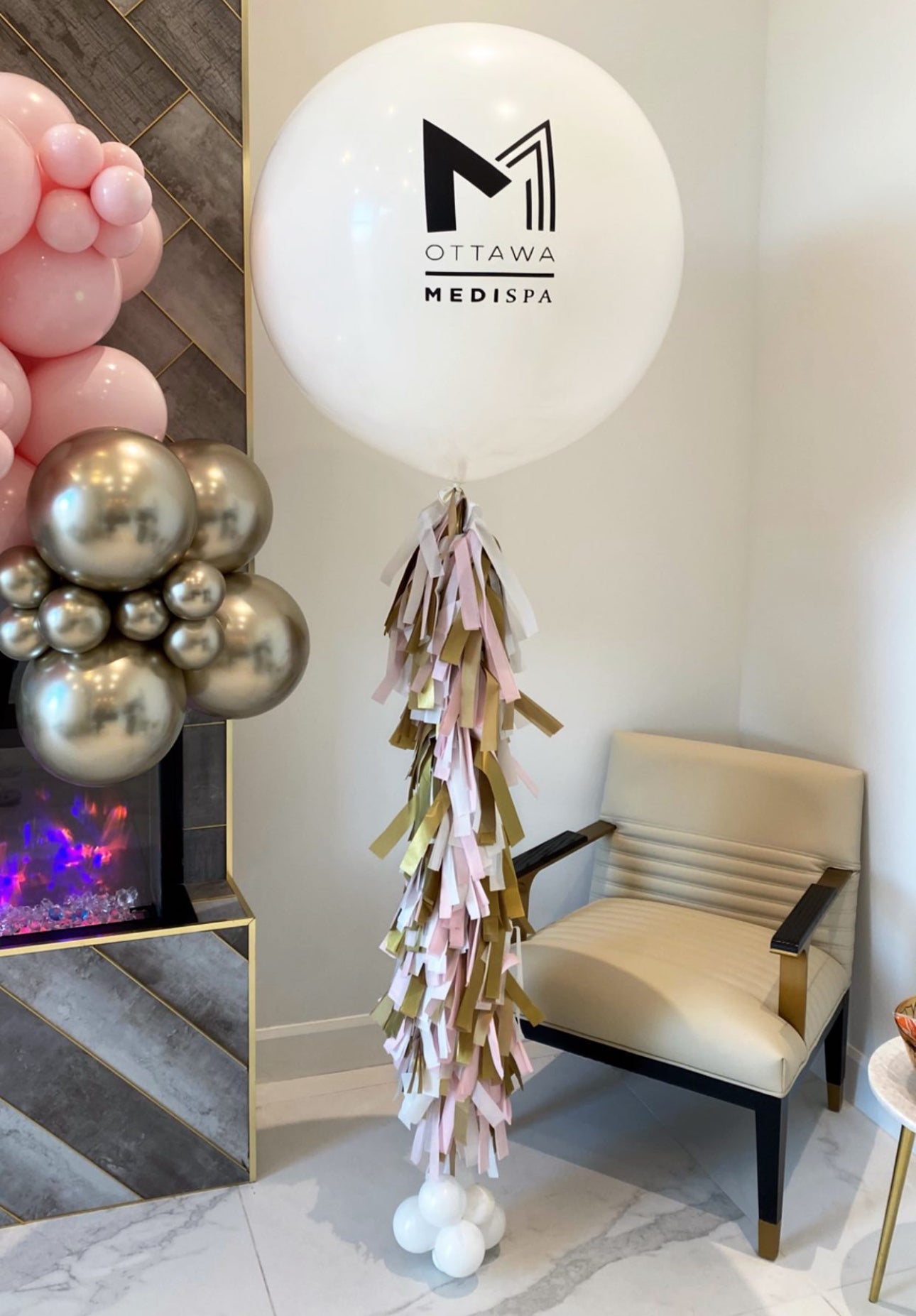 GIANT & TASSEL