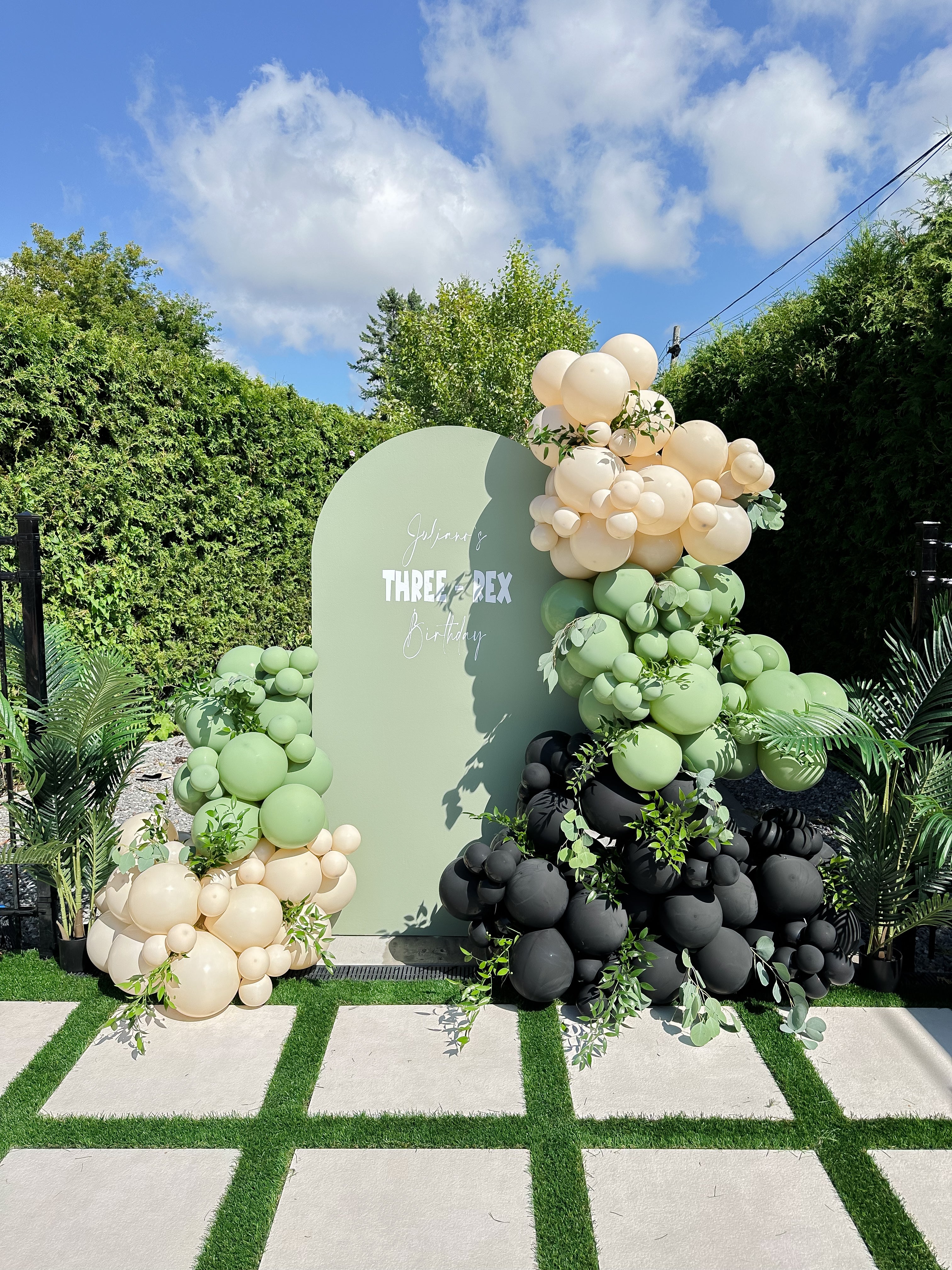 BACKDROP & BALLOON INSTALLATION