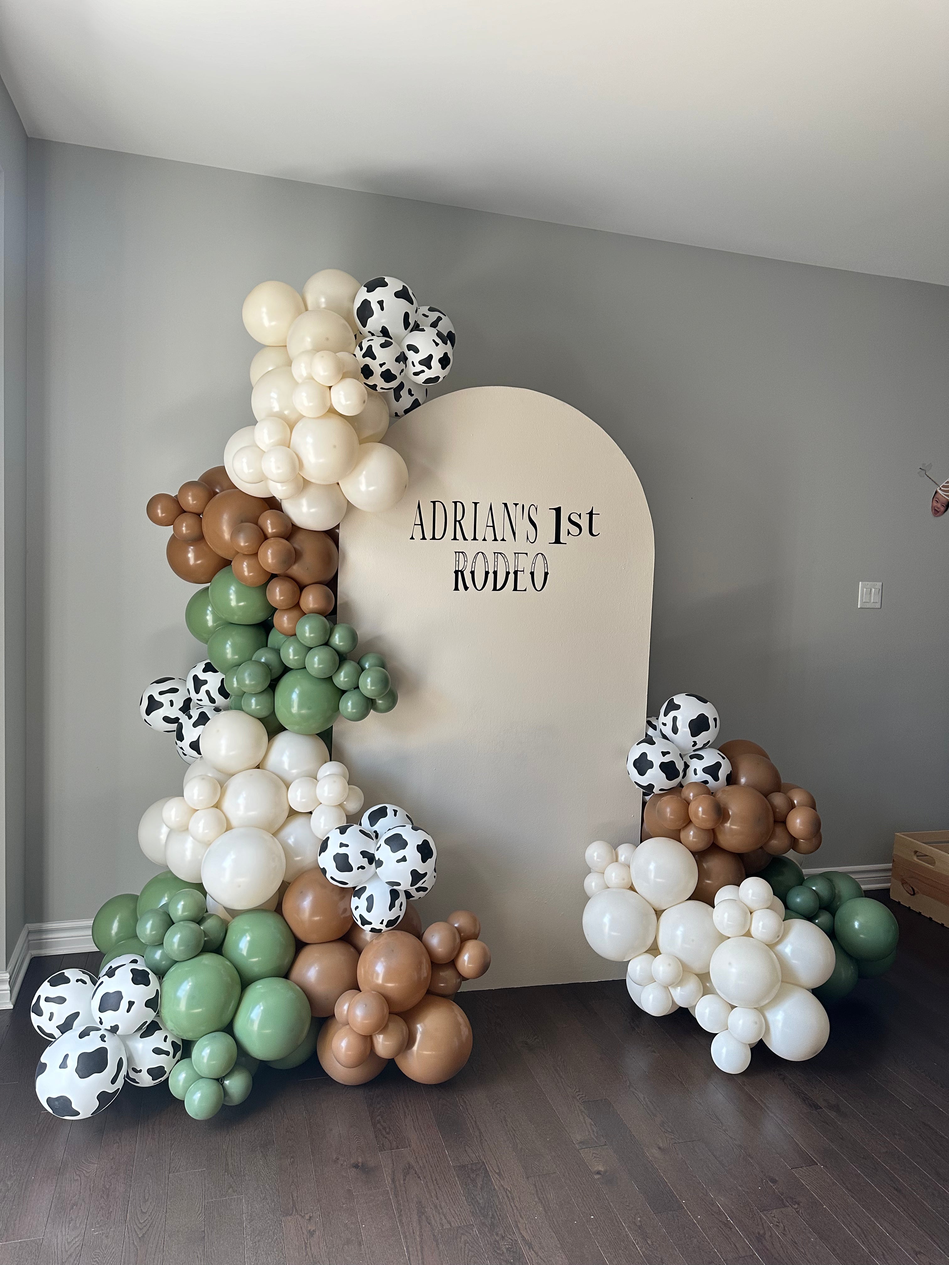BACKDROP & BALLOON INSTALLATION